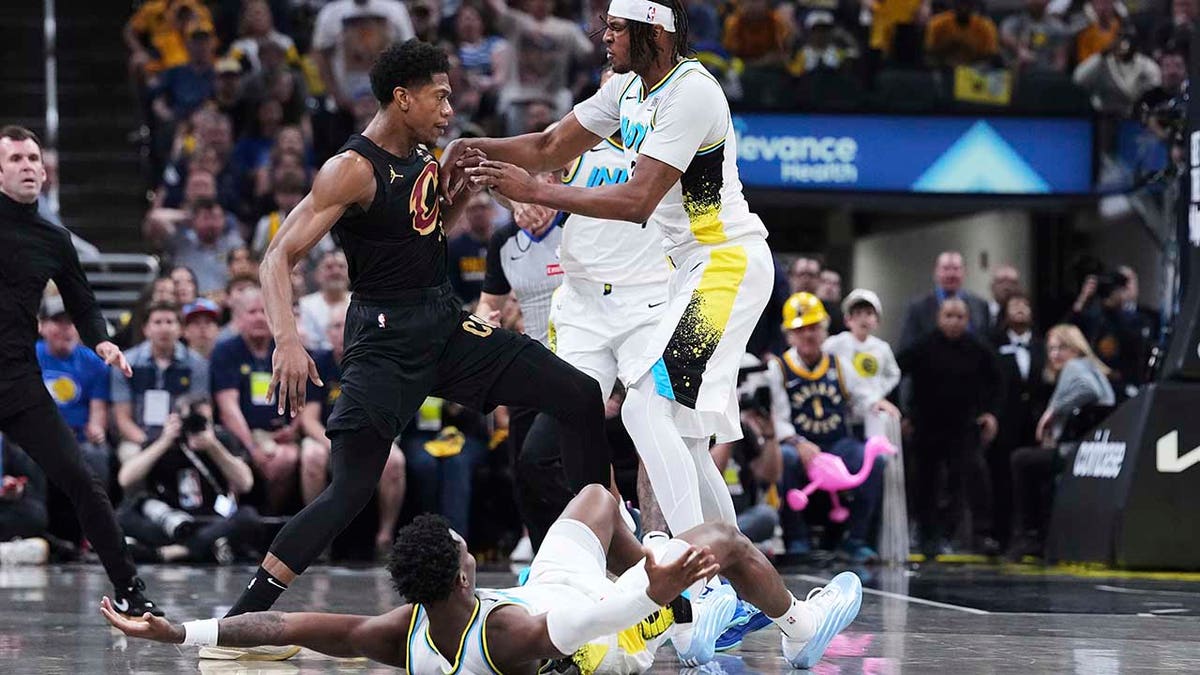 Cleveland Cavaliers, De'Andre Hunter, Indiana Pacers, Bennedict Mathurin, Myles Turner, Altercation, Game 4, NBA Playoffs, Flagrant II foul, Technical foul, Basketball, Sports news
