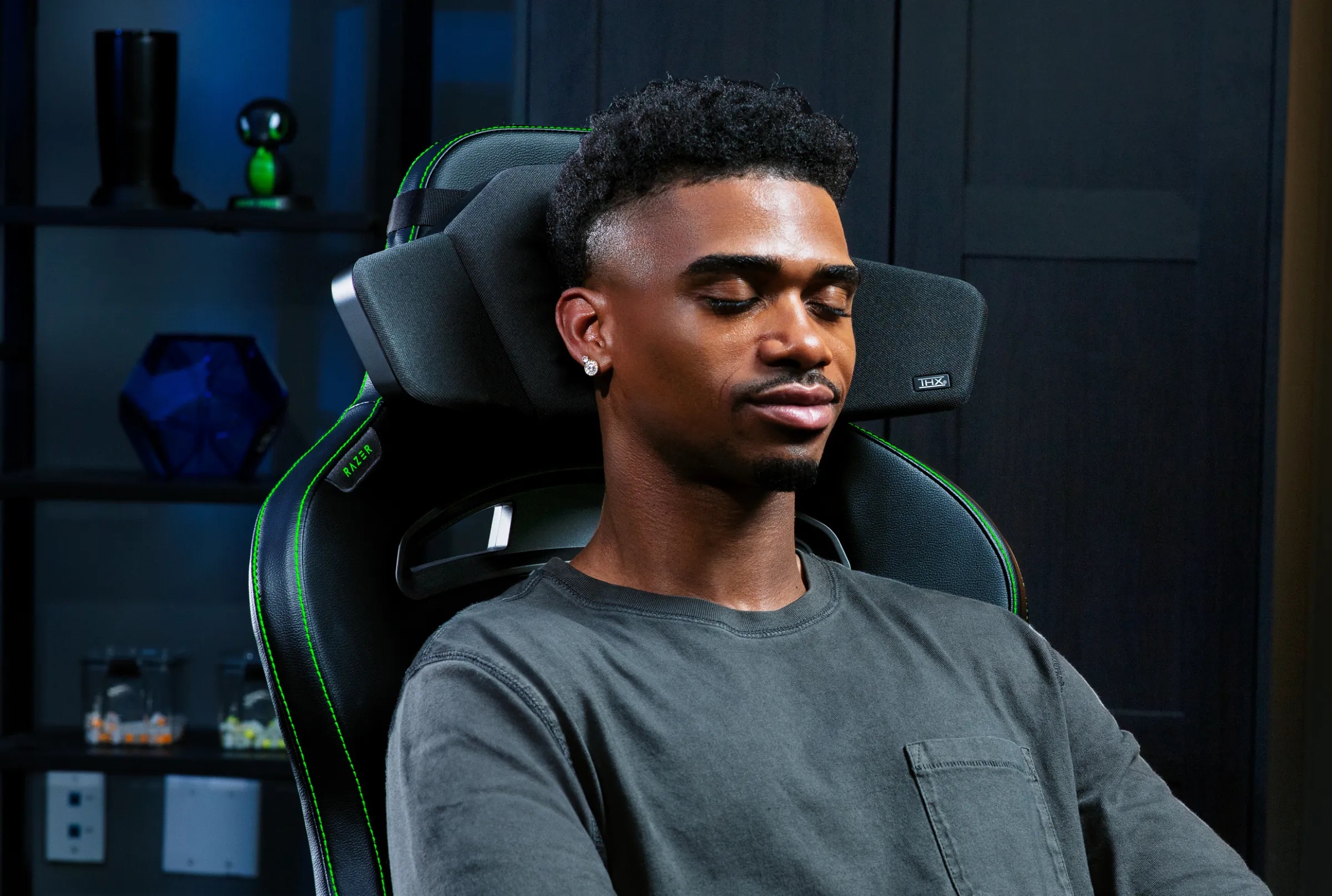 Razer Clio, wireless speaker, chair cushion speaker, gaming speaker, office chair speaker, THX Spatial Audio, Bluetooth speaker, HyperSpeed Wireless, Razer, 43mm driver, passive radiator, Razer online store, May 16th release date, gaming accessories, audio, speakers, new product launch, Swedish translation, M3
