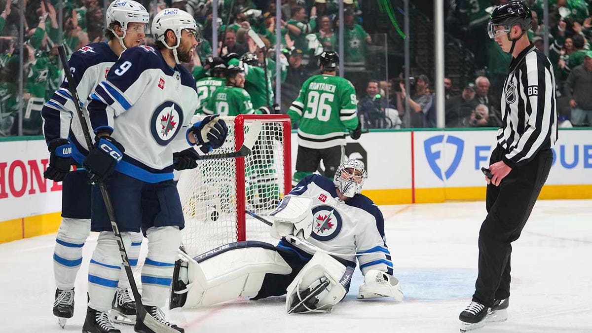 Dallas Stars, Winnipeg Jets, Stanley Cup Playoffs, Alexander Petrovic, Connor Hellebuyck, Scott Arniel, NHL, hockey, Game 3, controversial goal, video review, Mikko Rantanen
