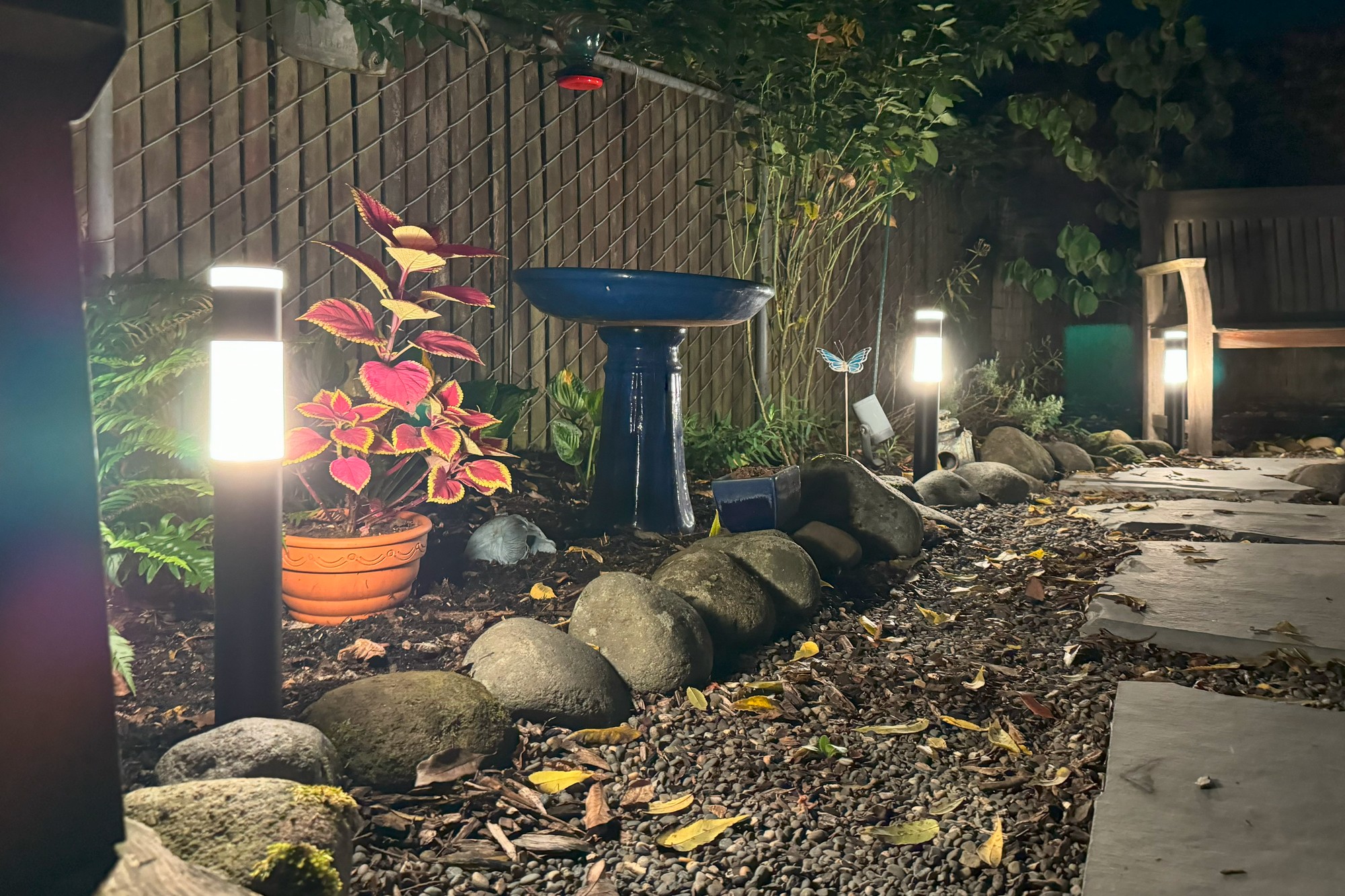 Eufy Outdoor Pathway Lights E10, smart lighting, landscape lighting, path lights, Eufy, Anker, review, smart home, home security, outdoor lighting, Philips Hue, Calla, WonderLink, Eufy Life app, LuminoLink, Eufy security camera, smart lights, RGBWW LEDs, color temperature, AI lighting, installation, weatherproof, IP65, IP44, smart home automation
