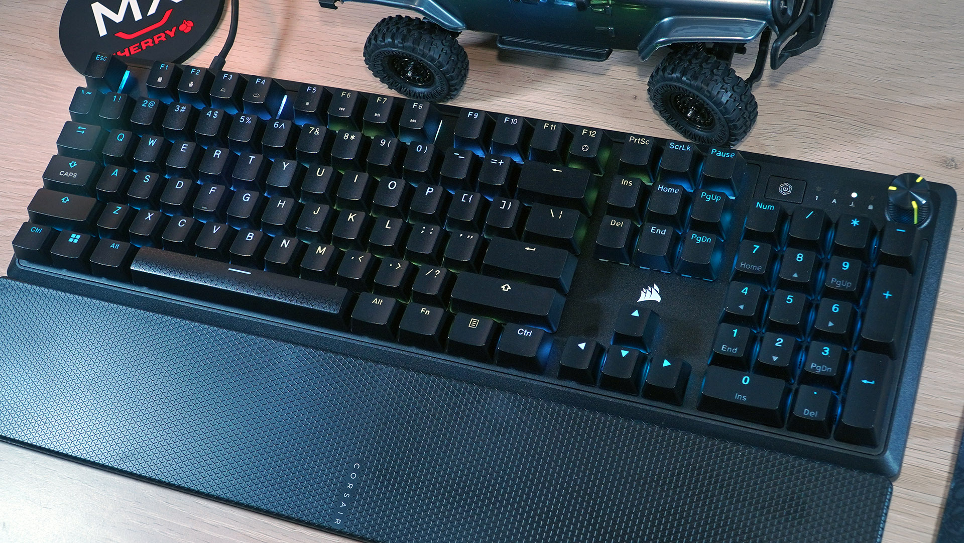 mechanical keyboard, Corsair K70 Core, refurbished keyboard, gaming keyboard, cheap mechanical keyboard, best mechanical keyboard, keyboard review, Corsair, G.Skill KM250, keyboard recommendations, PCWorld, keyboard deal, mechanical keyboard switches, keyboard software, keyboard warranty, typing keyboard, gaming keyboard, full-sized keyboard, volume knob
