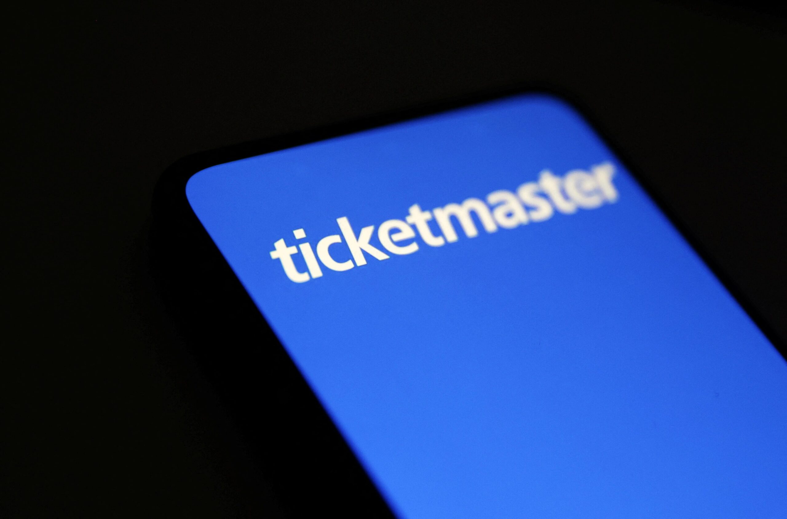 Junk Fees Rule, hidden fees, surprise fees, ticket prices, hotel fees, vacation rentals, Federal Trade Commission, FTC, all-in pricing, upfront pricing, consumer protection, ticketmaster, seatgeek, airbnb, marriott, event tickets, lodging costs, mandatory fees, optional fees, dynamic pricing, service fees, environmental fee
