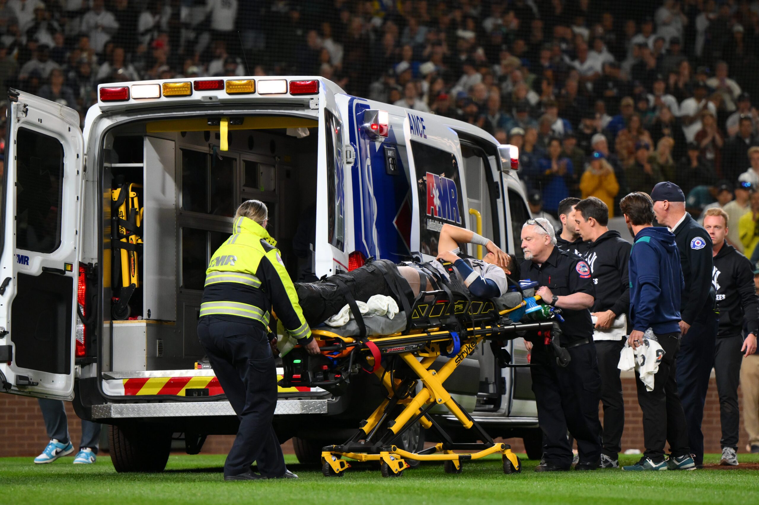 Oswaldo Cabrera, injury, New York Yankees, fractured ankle, baseball, MLB, Aaron Boone, DJ LeMahieu, injury update, sports news, Seattle, sacrifice fly
