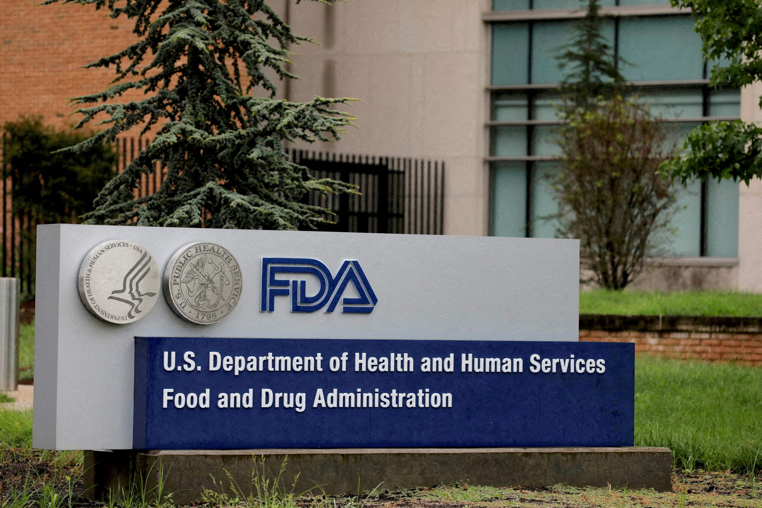 fluoride, fluoride supplements, Robert F. Kennedy Jr., dental health, tooth decay, water fluoridation, FDA, public health, children's health, oral health, American Dental Association, American Dental Hygienists Association, Make America Healthy Again, Trump administration, gut microbiome, thyroid disorders, IQ, health regulations, health policy, Utah, Florida
