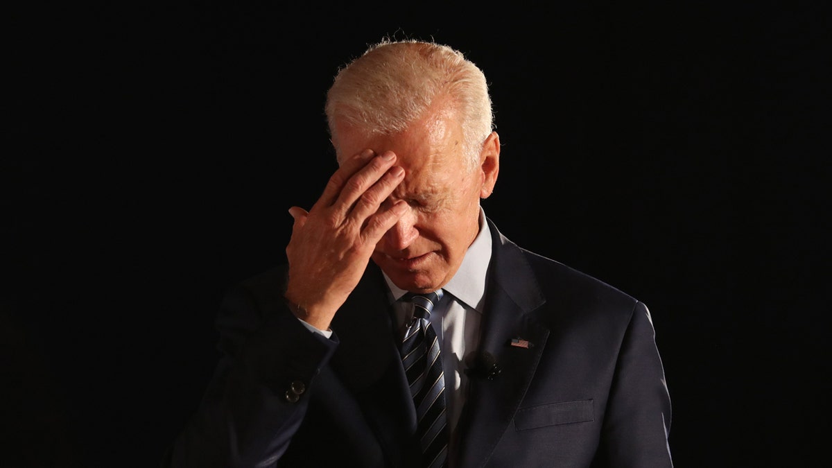 Trump, Qatar, luxury jet, ethics, Biden, health, decline, wheelchair, reelection, cover-up, age, George Clooney, political suicide, campaign, aides, O'Connor, book, Original Sin, Jake Tapper, Alex Thompson, media buzzmeter
