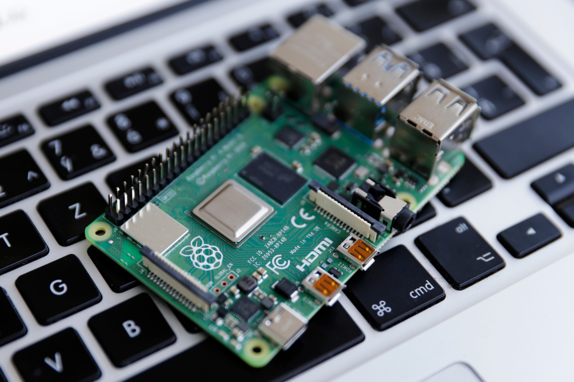 Raspberry Pi, Raspberry Pi 5, DIY projects, single-board computer, mini-PC, home theater PC, media streaming, Kodi, Plex, NAS box, network printer, Wi-Fi extender, gaming emulator, retro gaming, music player, Volumio, Rune Audio, programming, computer science, Minecraft, Raspberry Pi PC, magic mirror, Raspberry Pi kits, OSMC, RasPlex, Raspberry Pi TV Hat
