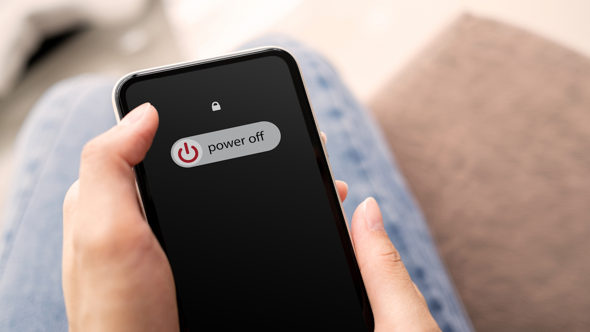 smartphone security, phone reboot, zero-click exploits, NSA, phone hacking, android uptime, device maintenance, mobile security, smartphone updates, PC-WELT, Laura, PCMagazin, Connect Living
