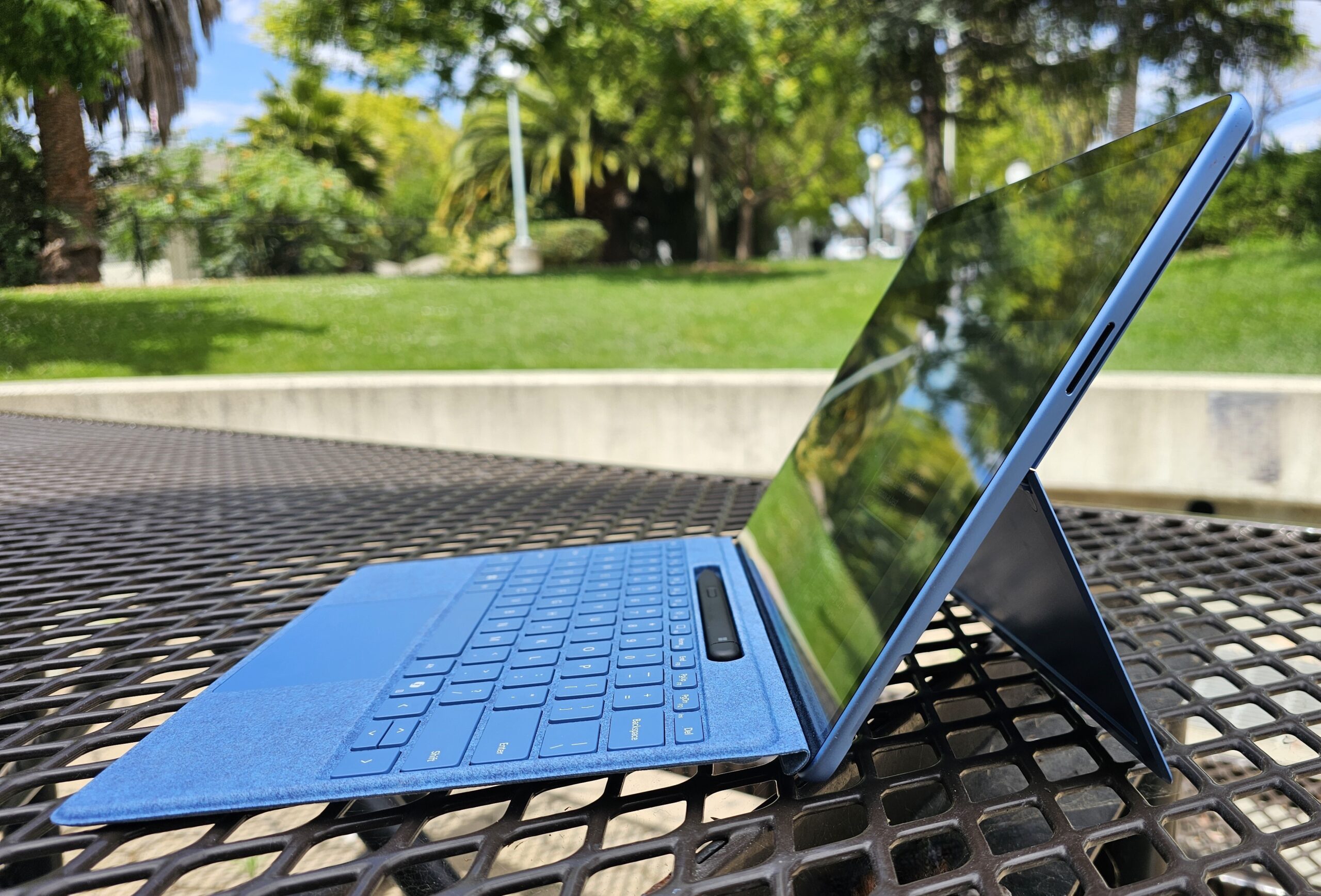 2-in-1 laptop, detachable tablet, 360-degree hinge, laptop review, tablet review, hybrid laptop, buying guide, stylus, touchscreen, laptop vs tablet, pros and cons, keyboard, performance, hinge, ports, price, Surface Pro, Dell Inspiron, Asus ProArt, best 2-in-1 laptops, laptop recommendations
