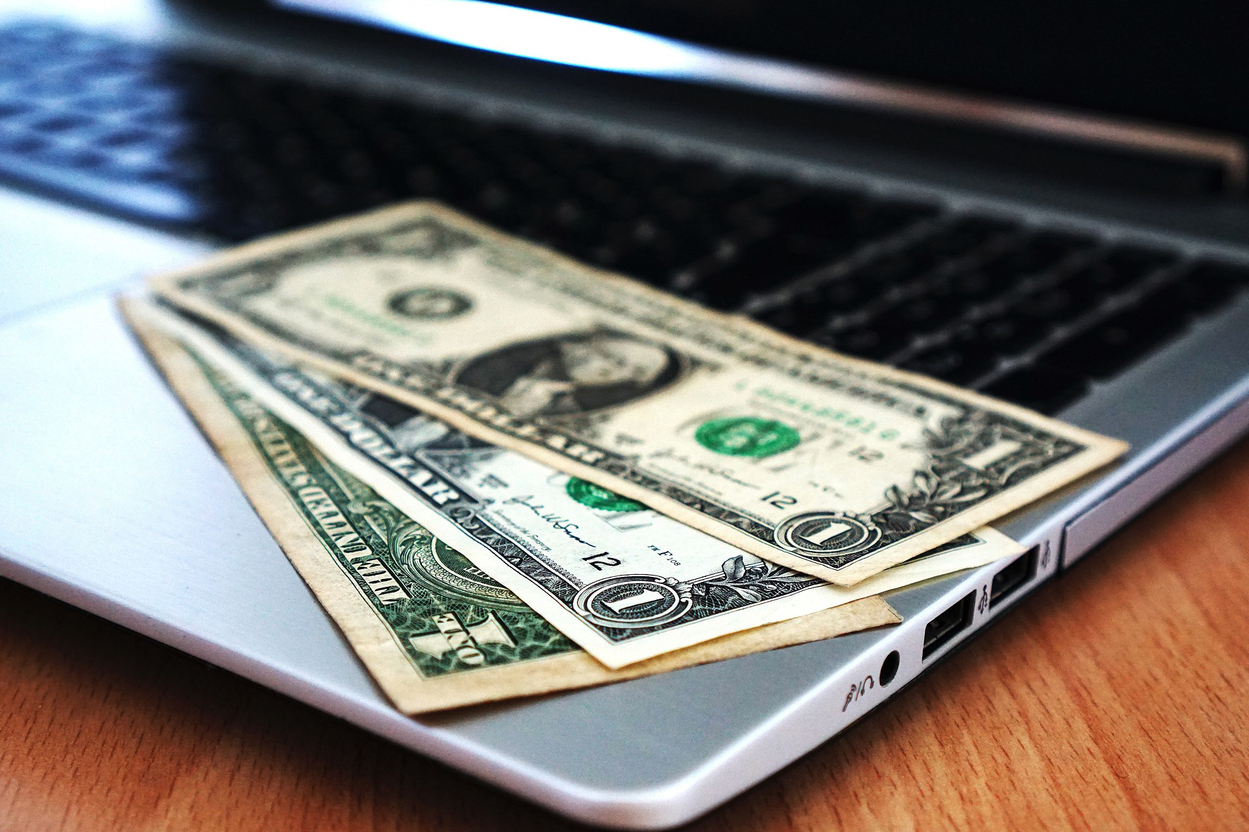 budget laptop, cheap laptop, best budget laptop, laptop buying guide, laptop specs, Chromebook, Windows laptop, laptop recommendations, student laptop, affordable laptop, laptop under $500, RAM, CPU, storage, SSD, eMMC, UFS, screen resolution, laptop size, USB-C, USB-A, HDMI, operating system
