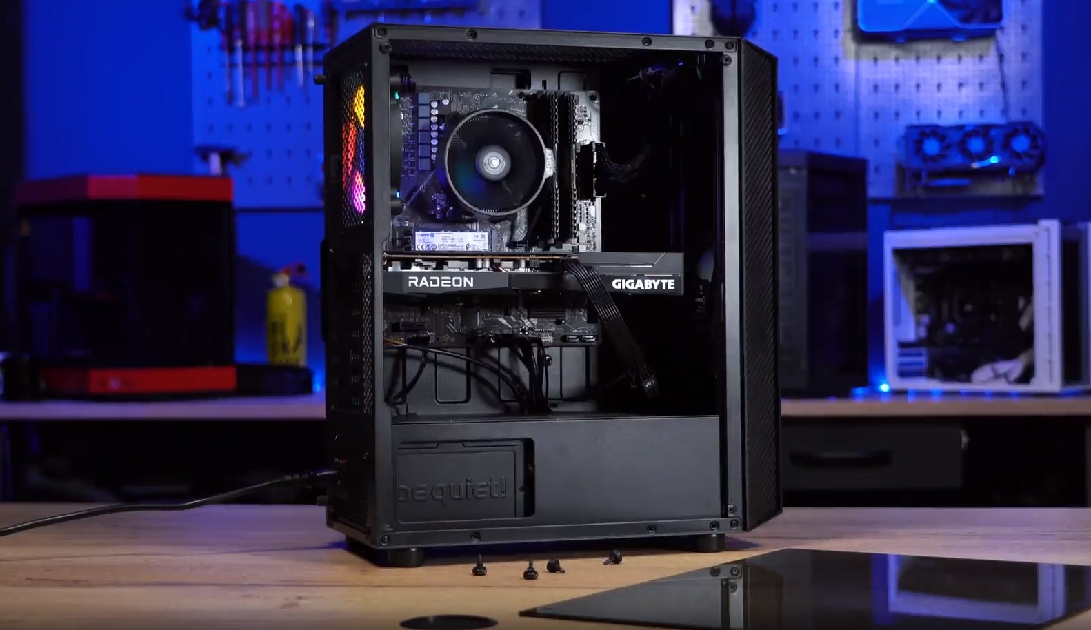PC building, build your own PC, DIY PC, PC assembly, computer build, custom PC, PC components, PCPartPicker, static electricity, CPU installation, cable management, PC building tips, gaming PC, PC-WELT
